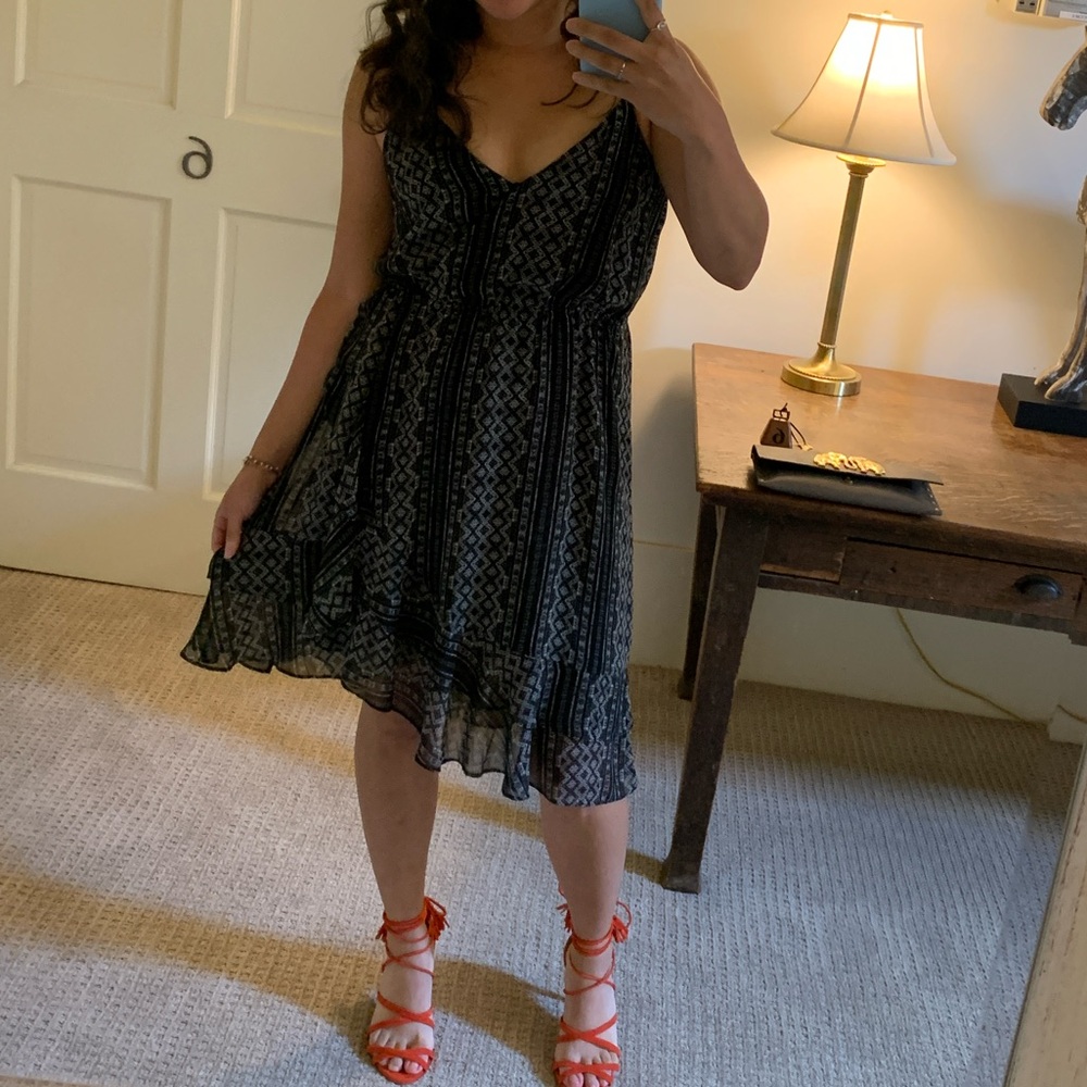 🖤🩶BCBG Black Patterned Ruffle Dress